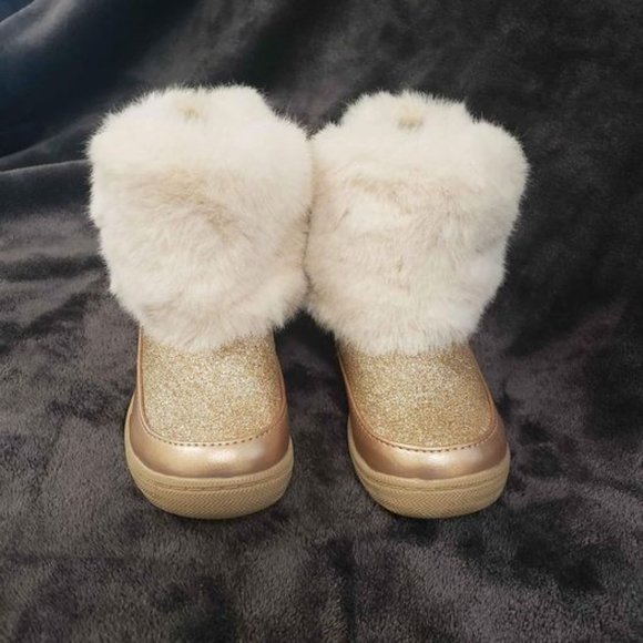 Maggie and Zoe Faux Fur Boots Girl Size 8 Rose Gold - Picture 4 of 10